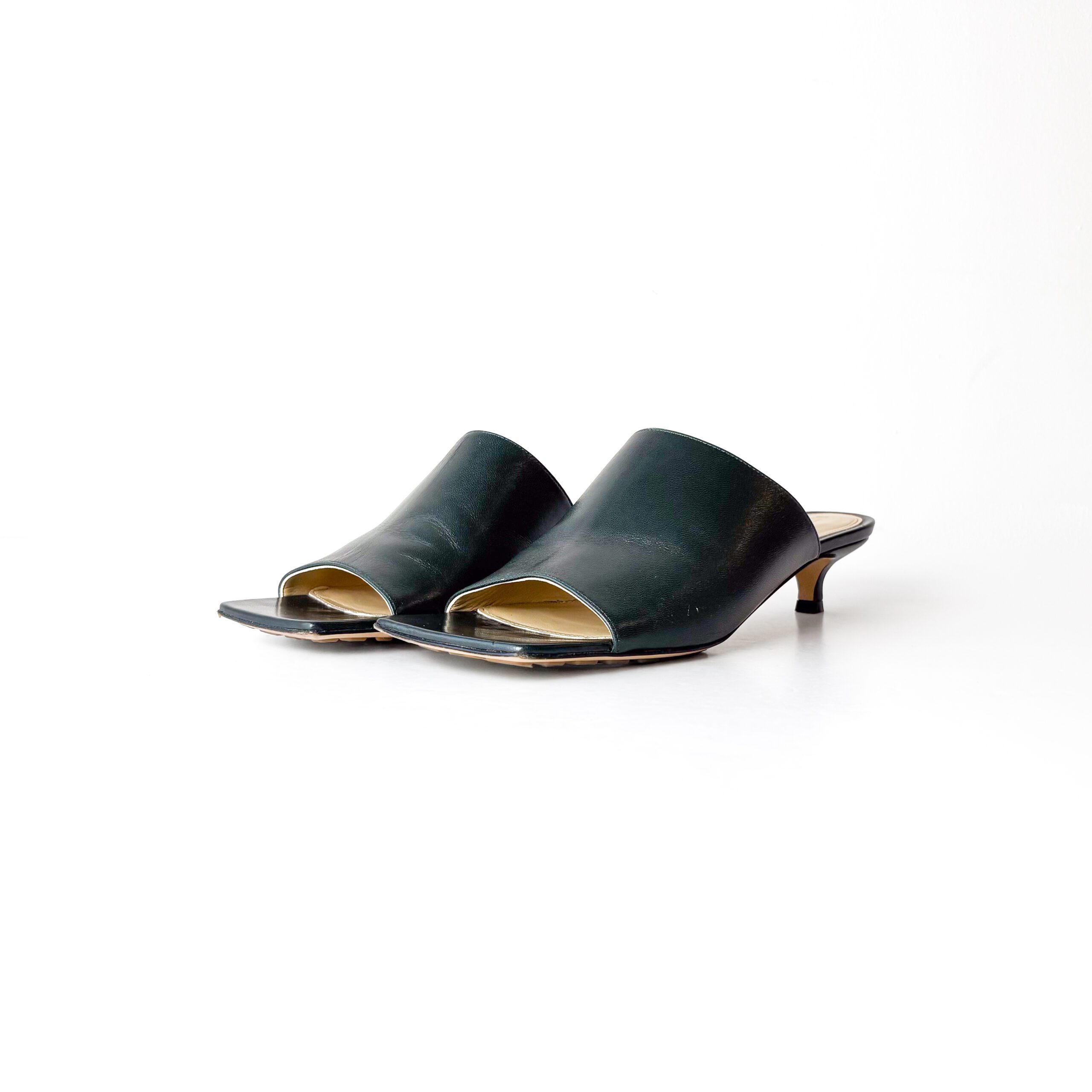 IMG_0804 Bottega Veneta Stretch Mules in Green Lambskin – Size 37 - Image 1
