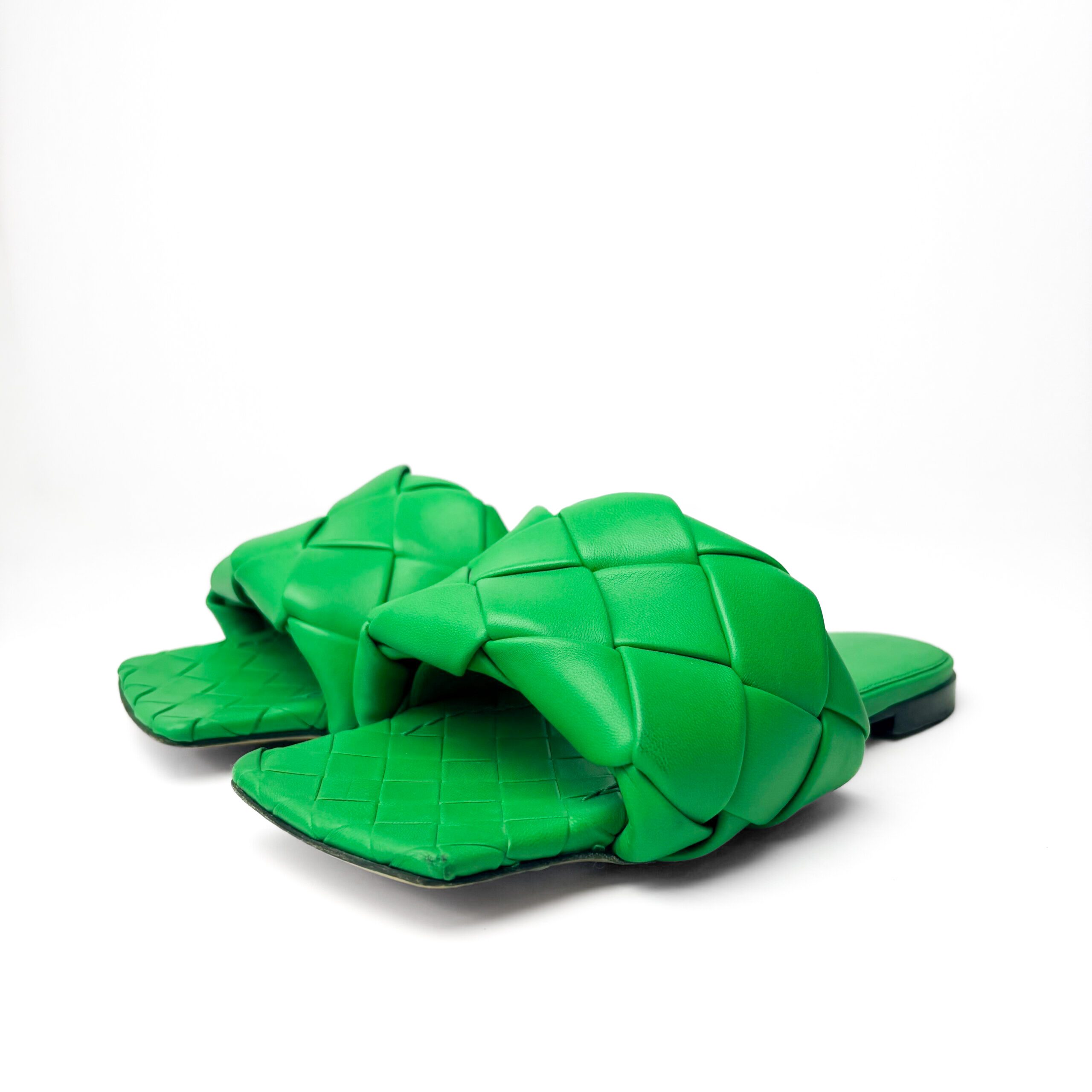 IMG_2908-scaled.jpg Bottega Veneta Lido Flat Sandals Green – Size 37 - Image 1