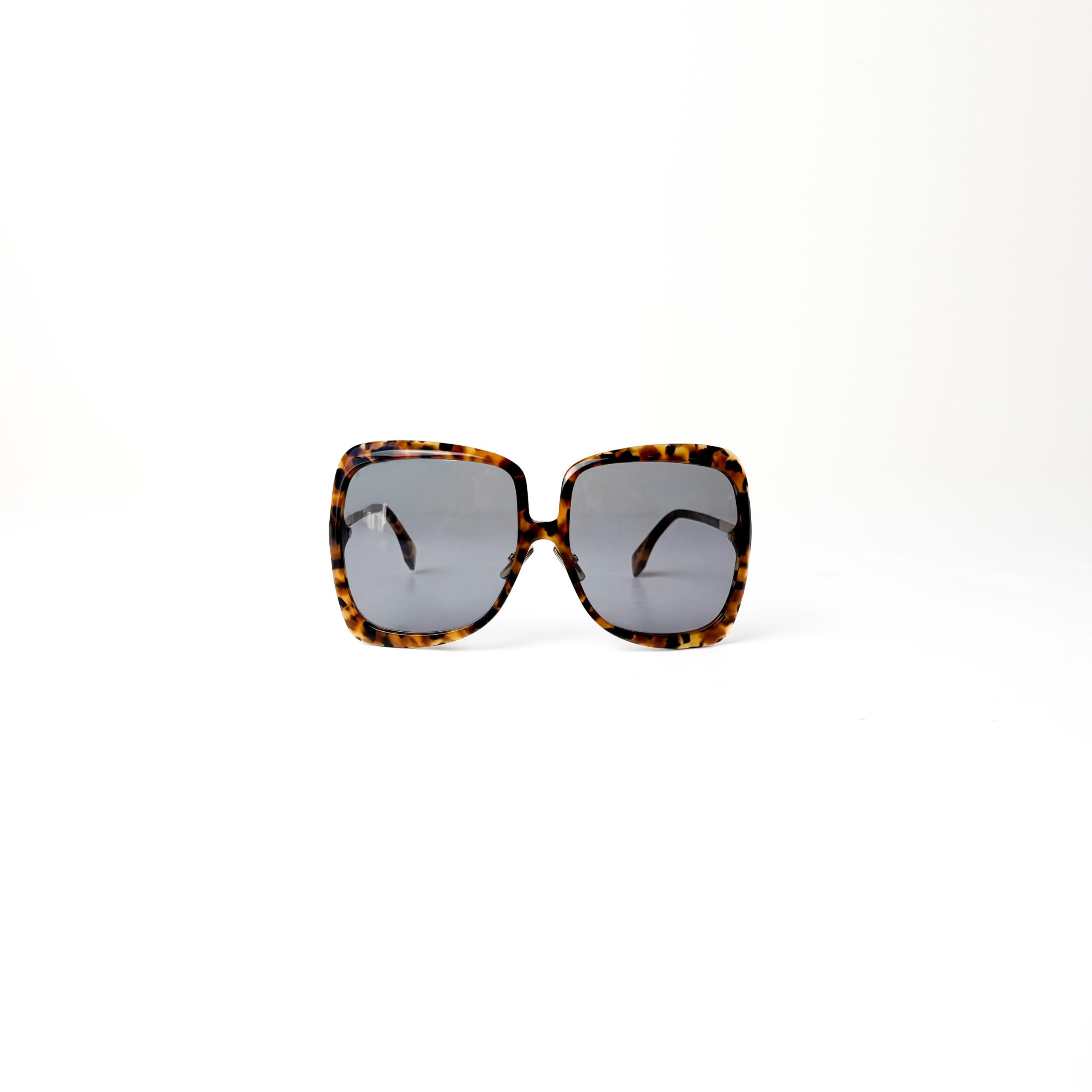 IMG_5563 Fendi Promeneye FF 0429/S Oversized Square Sunglasses in Havana Brown - Image 1