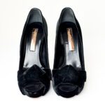 Rupert Sanderson Black Muscadet Velvet Pumps – Size 39 - Image 4