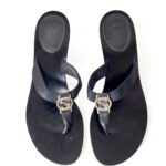 Gucci Interlocking G Black Leather & Canvas Kitten Heel Thong Sandals – Size 40.5 - Image 3
