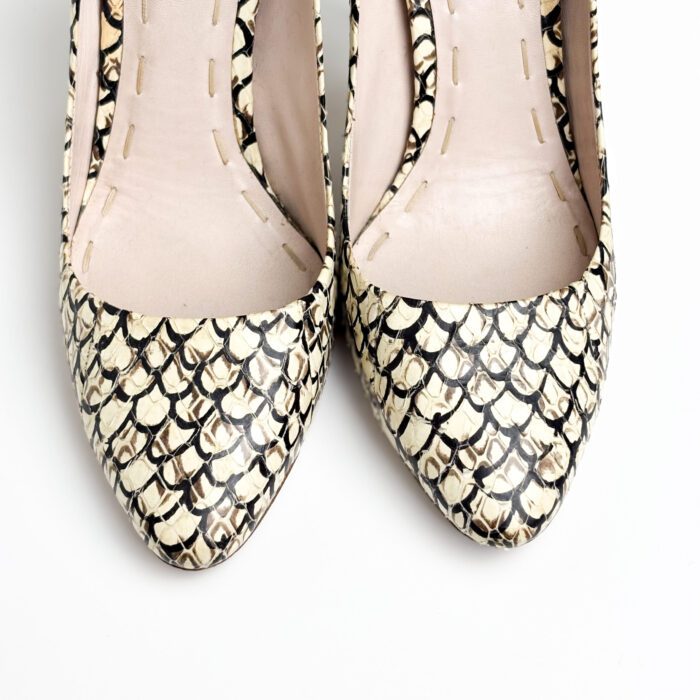 Miu Miu Black and White Printed Leather Pointed Pumps Size 37.5 - Image 5