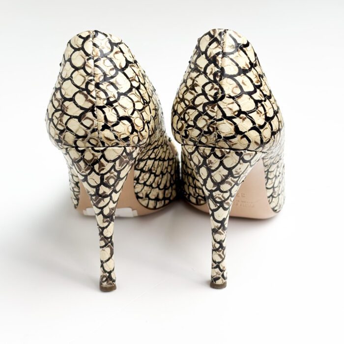 Miu Miu Black and White Printed Leather Pointed Pumps Size 37.5 - Image 7