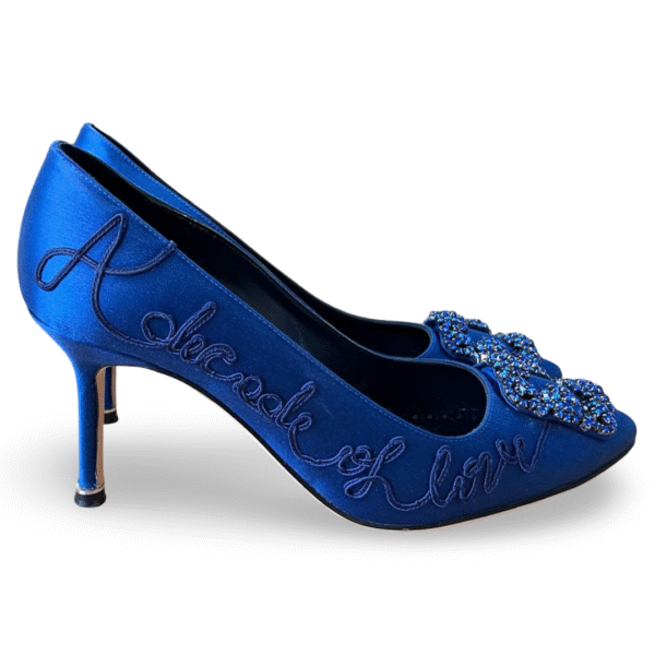 Manolo Blahnik Blue Satin Hangisi Decade 70mm Crystal Embellished Pointed Toe Pumps – Size 38 - Image 3