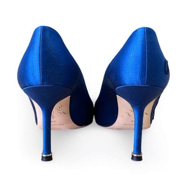 Manolo Blahnik Blue Satin Hangisi Decade 70mm Crystal Embellished Pointed Toe Pumps – Size 38 - Image 6