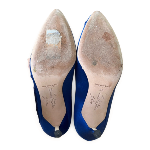 Manolo Blahnik Blue Satin Hangisi Decade 70mm Crystal Embellished Pointed Toe Pumps – Size 38 - Image 7