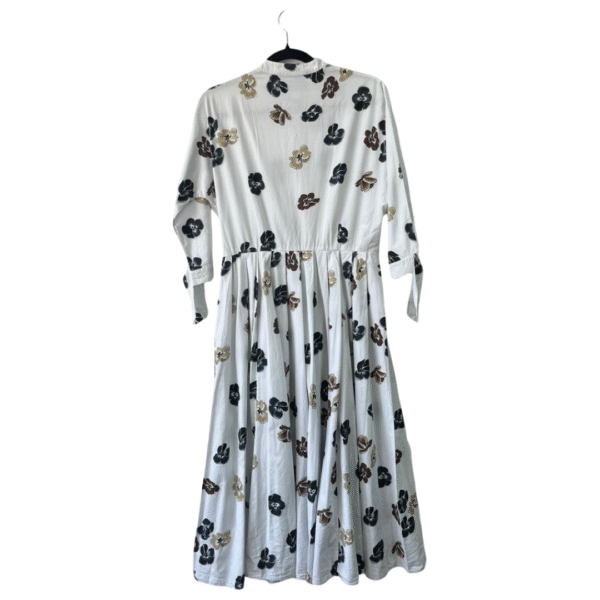 Prada  3/4-Sleeve White Floral Pleated Poplin Shirtdress – Size 42 - Image 3