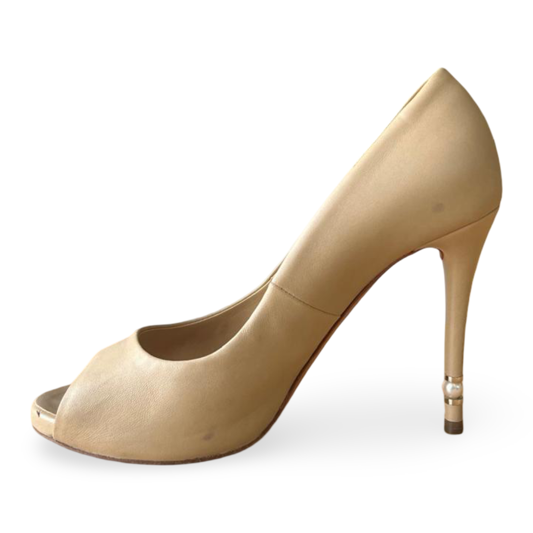 Chanel Pearl Heel Neutral Beige Peep Toe Pumps – Size 39C 5 Chanel Pearl Heel Neutral Beige Peep Toe Pumps – Size 39C - Image 5