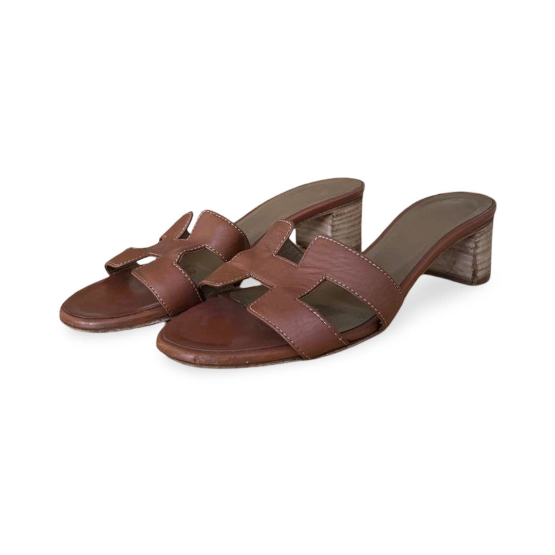 WhatsApp Image 2025-10-30 at 15.20.14_fead9630 Hermès Brown Oasis Sandals – Size 38 - Image 1