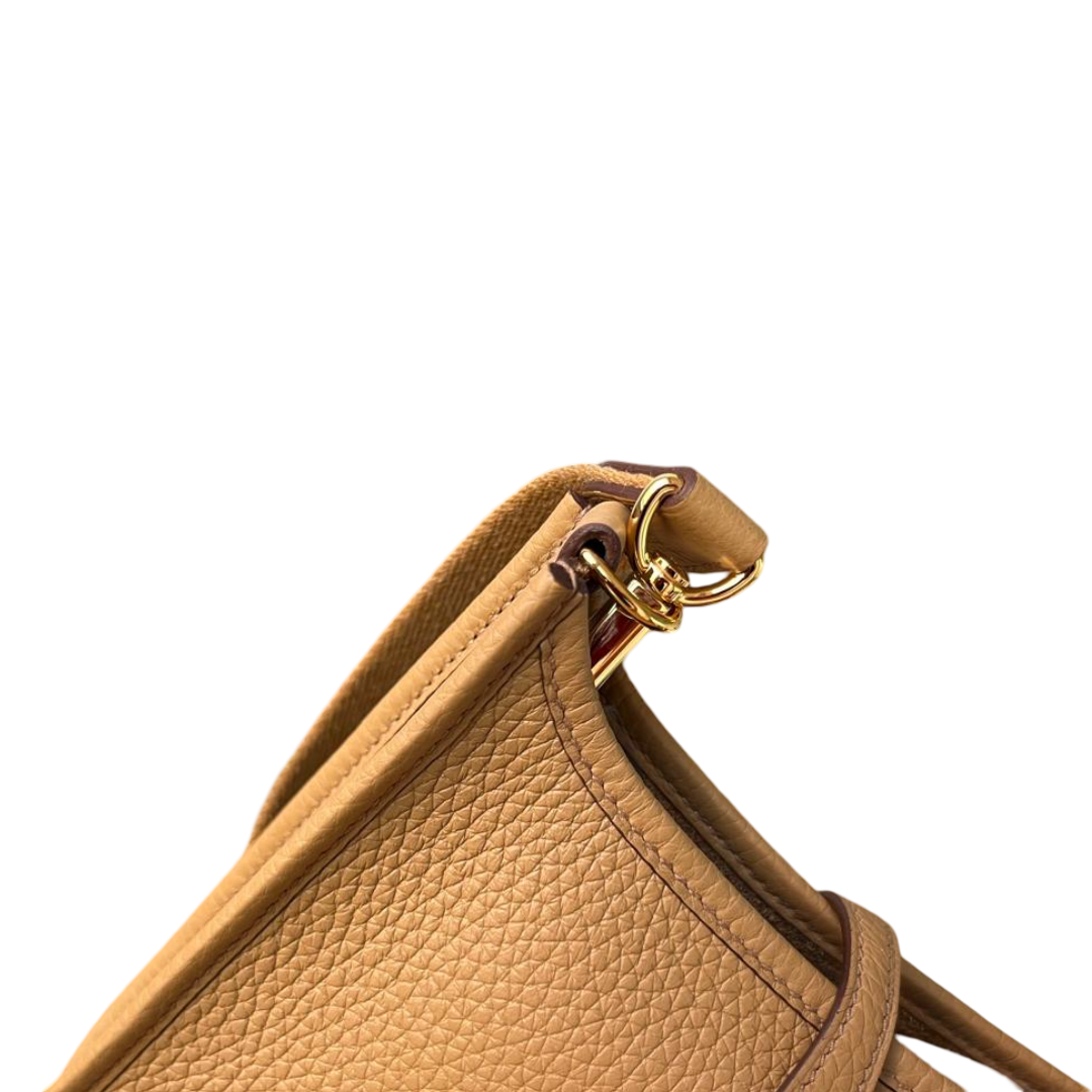 Hermès Mini Evelyne 16 TPM – Amazone Taurillon Clémence – Biscuit/Camel (Sangle DD) - Image 4